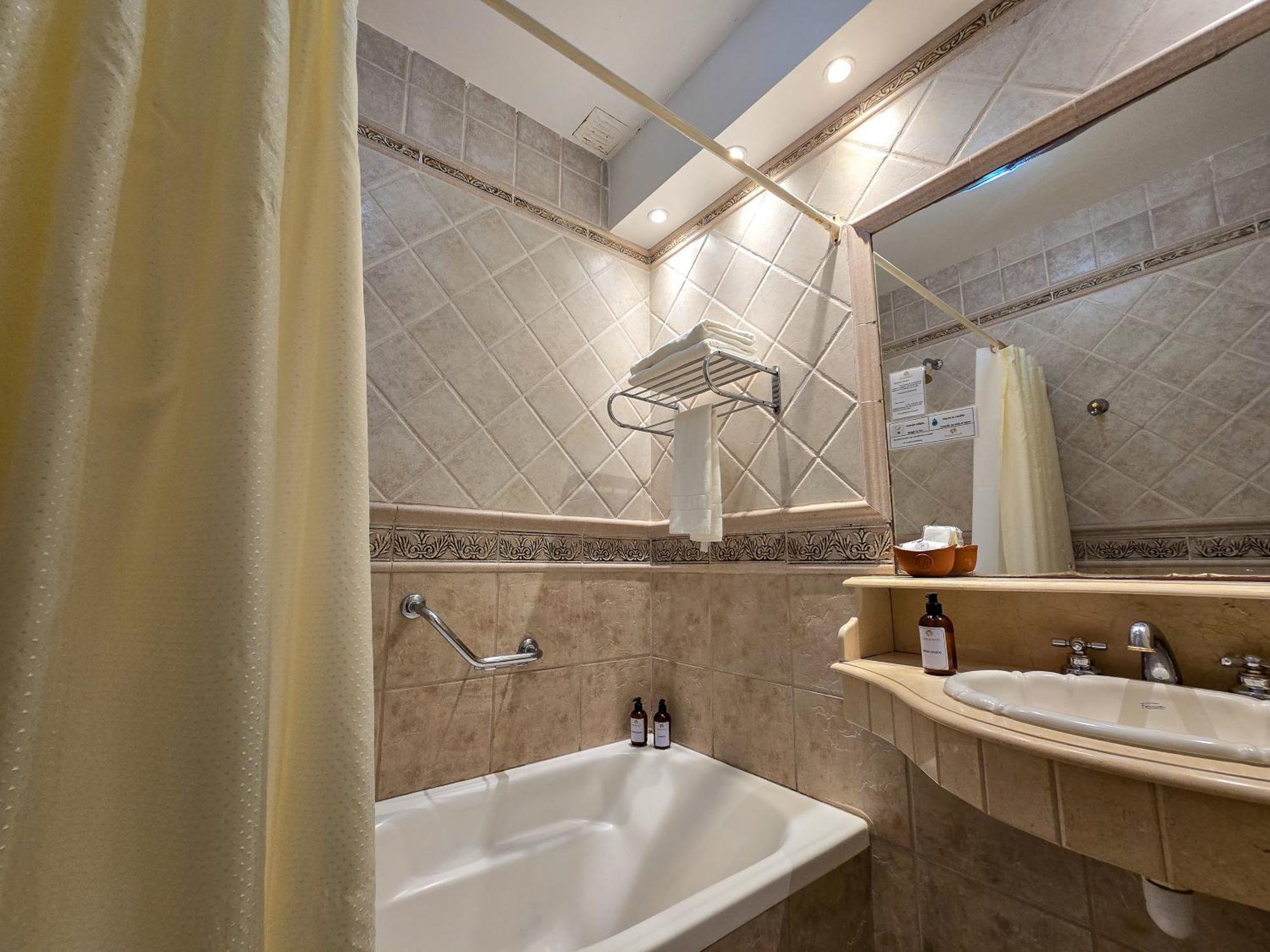 Hotel Spa Termas De Reyes Сан-Сальвадор-де-Жужуй Экстерьер фото